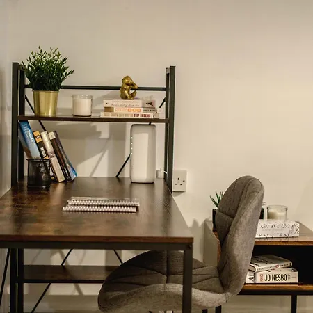 Apartment Family-friendly 1-bedroom In London