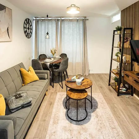 Family-friendly 1-bedroom In Apartment