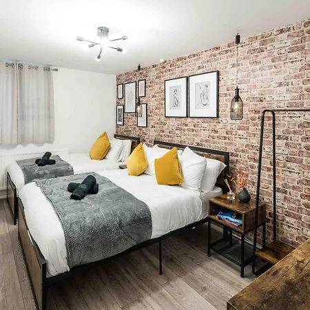Family-friendly 1-bedroom In Apartment London