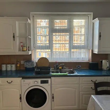 Apartment Bright 2 Bedroom Flat Close To Centre London