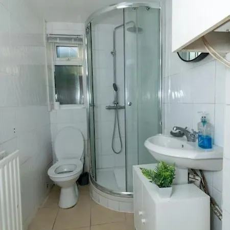 Tranquil 1br In Harlesden *