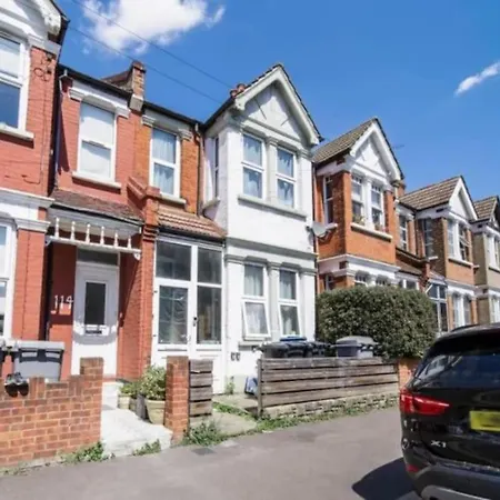 Tranquil 1br In Harlesden * London