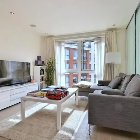 Modern Chelsea Flat Apartment