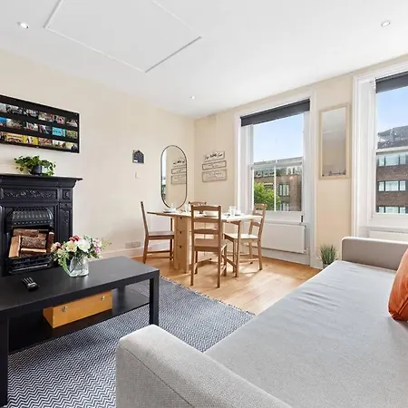 Spacious Sleep 11 With Terrace In Earls Court Ec99 London