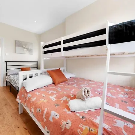 Spacious Sleep 11 With Terrace In Earls Court Ec99 Apartment *