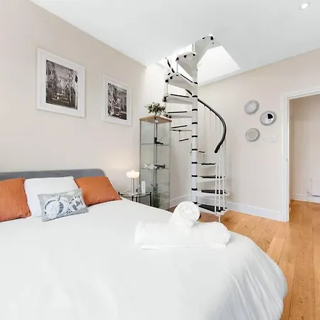 Apartment Spacious Sleep 11 With Terrace In Earls Court Ec99 *