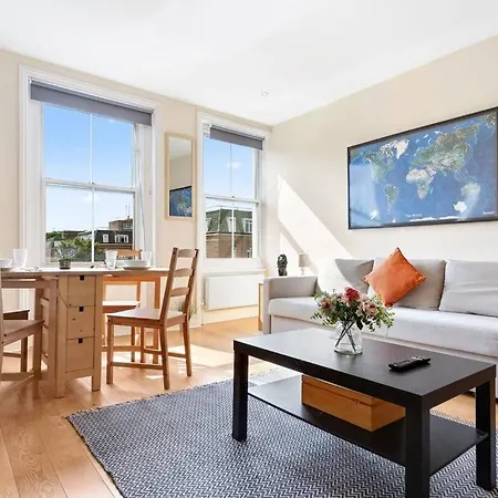 Spacious Sleep 11 With Terrace In Earls Court Ec99 * London