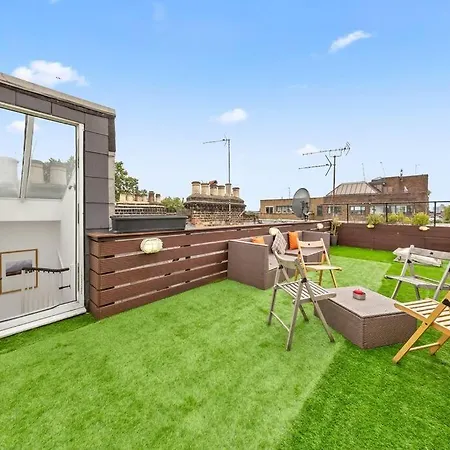 Spacious Sleep 11 With Terrace In Earls Court Ec99 London