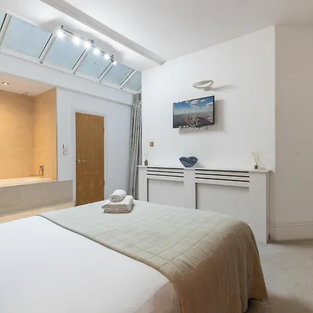 Heavenly Stays, Kensington, Luxurious 3-bd Oasis *