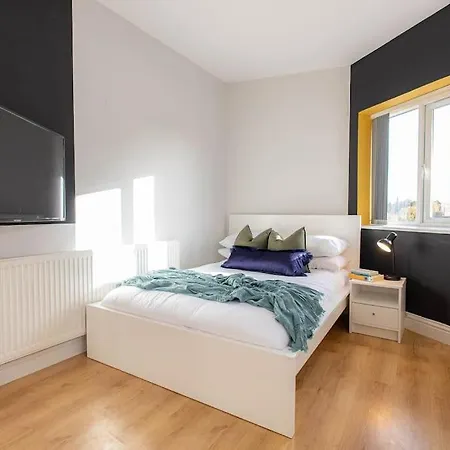 Charming Chalk Farm * London