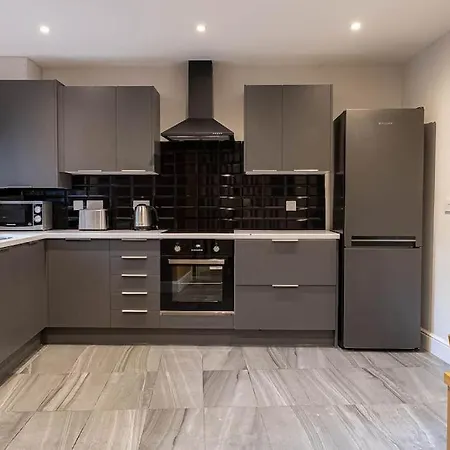 Charming Chalk Farm Apartment *