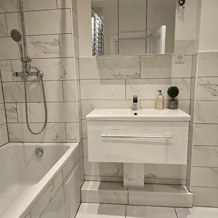 Cozy Step Away Hyde Park And Oxford Street Apartment *