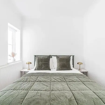 Chic Chelsea Steps From Kings Road * 런던