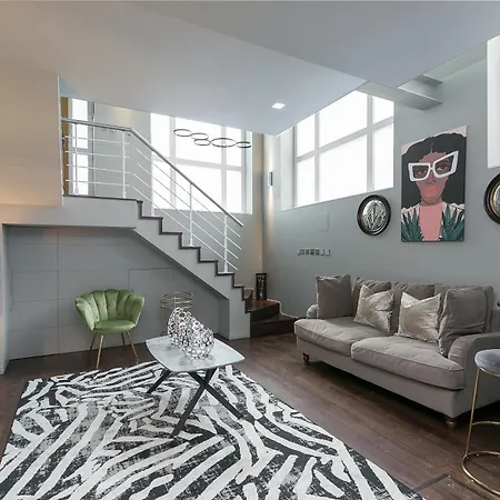 Urban Chic - Stukeley Apartment *