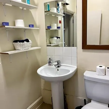 Spacious 2br Flat Near Hyde Park * London