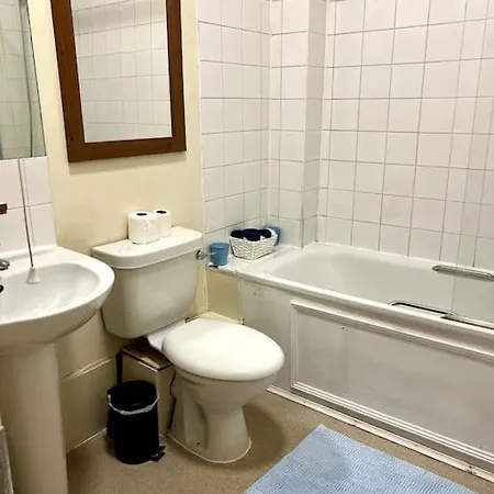 Spacious 2br Flat Near Hyde Park