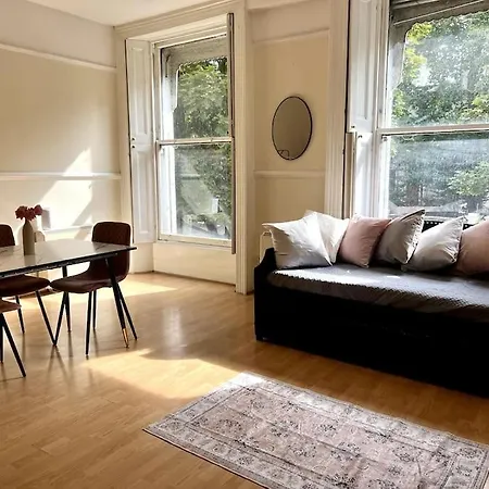 Spacious 2br Flat Near Hyde Park * London