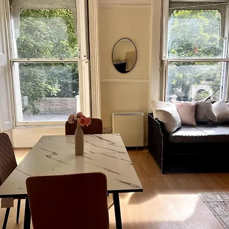 Spacious 2br Flat Near Hyde Park