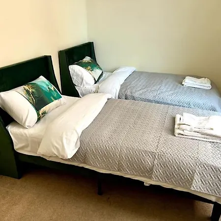 Apartment Spacious 2br Flat Near Hyde Park