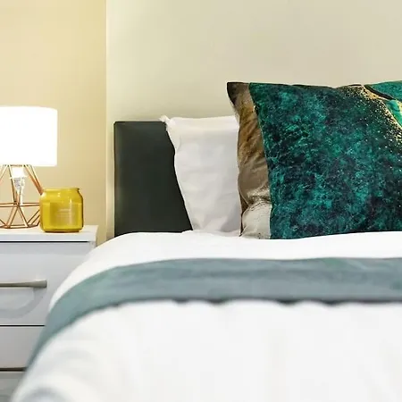 The Posh Getaway Apartment