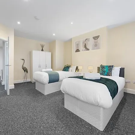 The Posh Getaway Apartment *