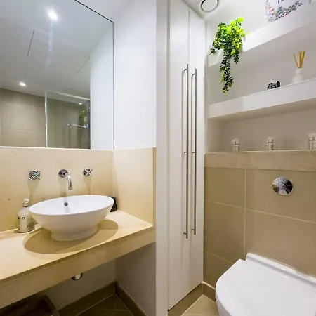 Apartment Penthouse With Stunning Canary Wharf Views Ptk London