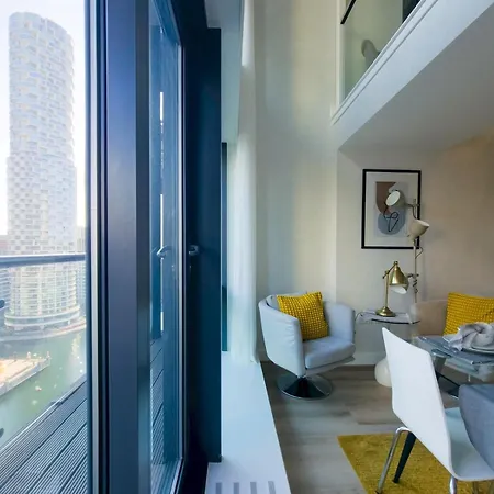Penthouse With Stunning Canary Wharf Views Ptk London