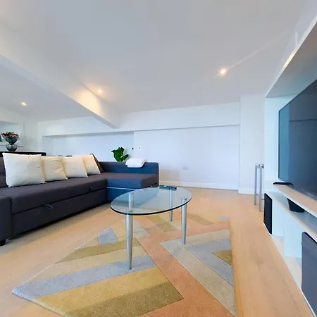 Penthouse With Stunning Canary Wharf Views Ptk Apartment