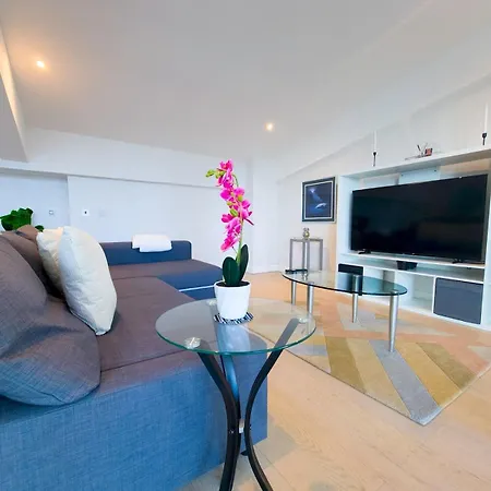 Penthouse With Stunning Canary Wharf Views Ptk London
