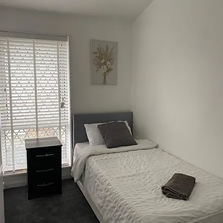 Bliss Retreat - Superb 3-bed House Holiday home London