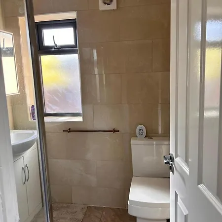 5 Bed House