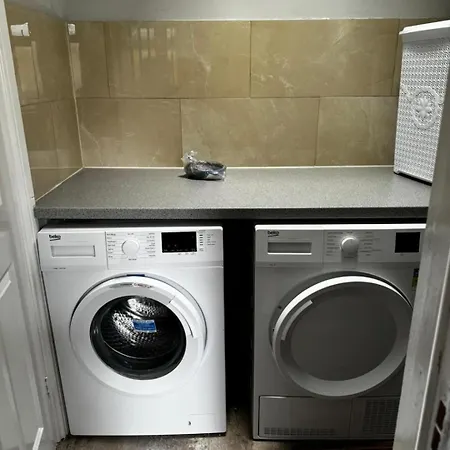 5 Bed House Ilford