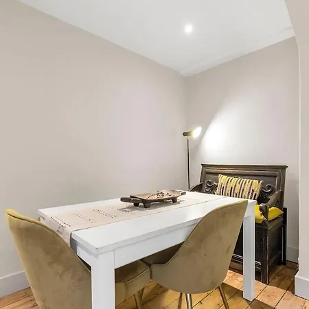 Designer Flat At Paddington Private Outdoor Oasis