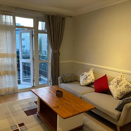 Bright 2 Bedroom Flat Close To Centre Apartment *