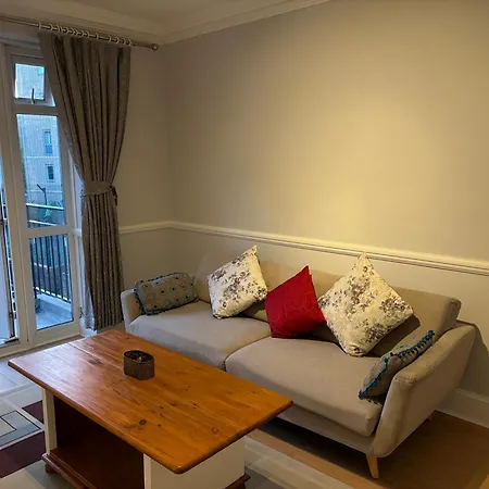 Bright 2 Bedroom Flat Close To Centre Apartment London