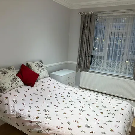 Bright 2 Bedroom Flat Close To Centre Apartment London
