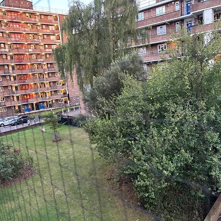 Bright 2 Bedroom Flat Close To Centre * London