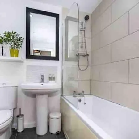 Long - Stylish And Cool Flat *