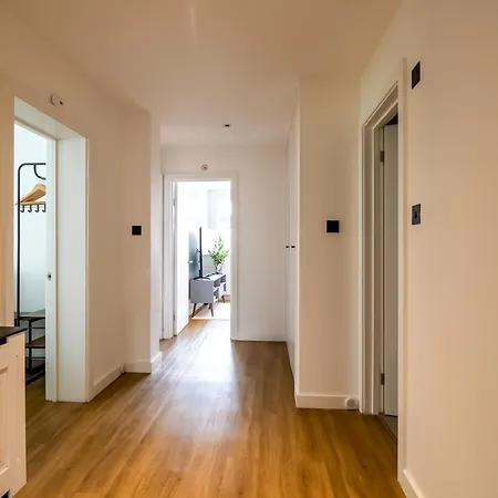 Contractors, Parking, Central, Wifi Holiday home *