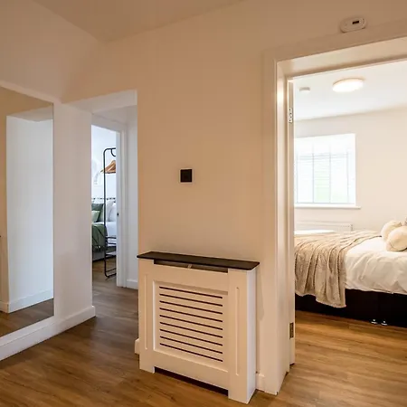 Contractors, Parking, Central, Wifi * Croydon