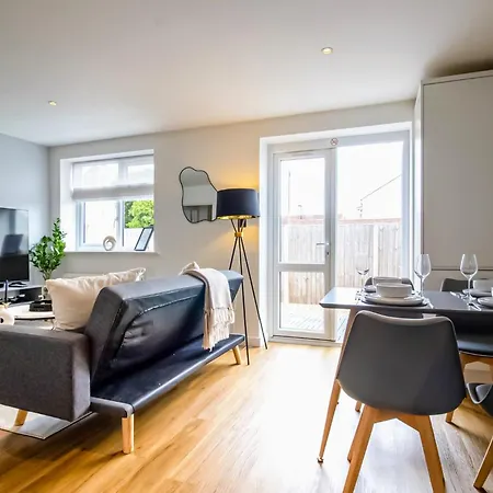 Contractors, Parking, Central, Wifi Holiday home