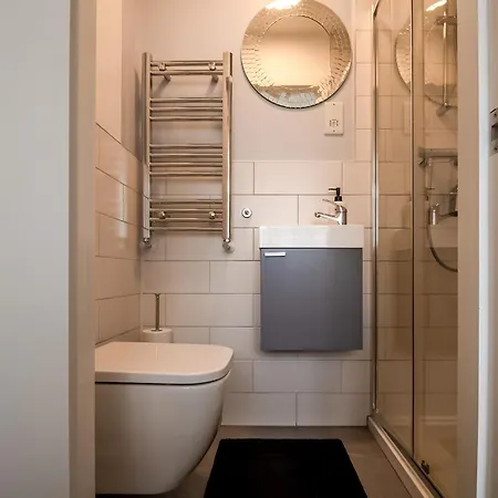 Contractors, Parking, Central, Wifi * Croydon