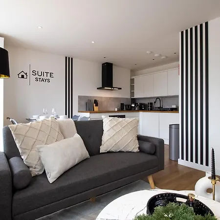 Contractors, Parking, Central, Wifi Holiday home