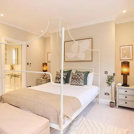 The Latimer Wonder - Stunning 5bdr House With Garden Apartamento *