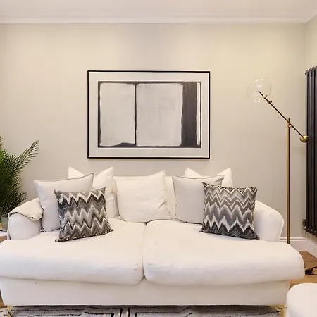 The Latimer Wonder - Stunning 5bdr House With Garden