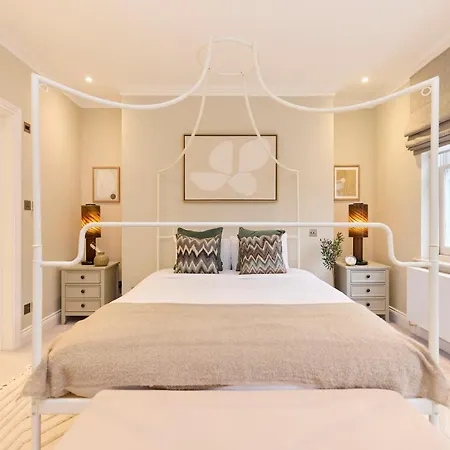 The Latimer Wonder - Stunning 5bdr House With Garden Apartamento Londres