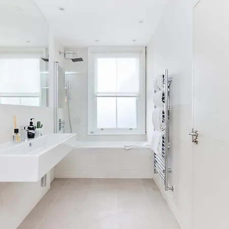 The Latimer Wonder - Stunning 5bdr House With Garden Londres