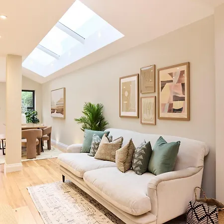 The Latimer Wonder - Stunning 5bdr House With Garden