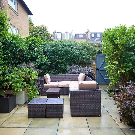 The Latimer Wonder - Stunning 5bdr House With Garden