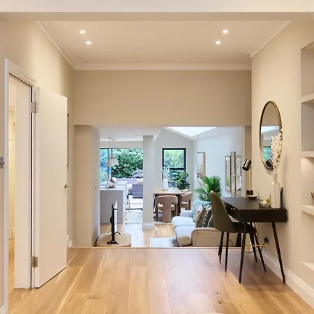 The Latimer Wonder - Stunning 5bdr House With Garden Londres